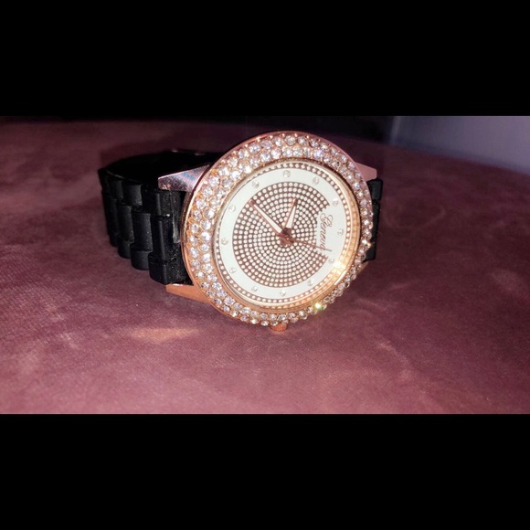 Watch - Picture 1 of 3